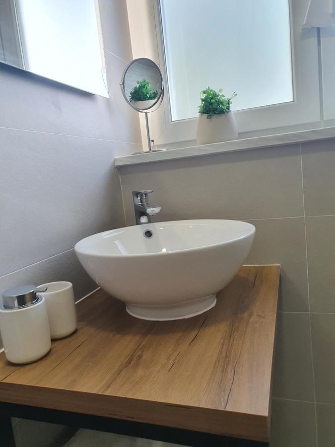 Apartman Leona 4*, Kantrida Rijeka Bagian luar foto